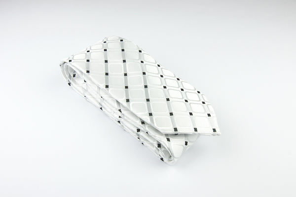 Cravată din Matase Naturala Alba cu Picatele Negre – Eleganta si Versatila